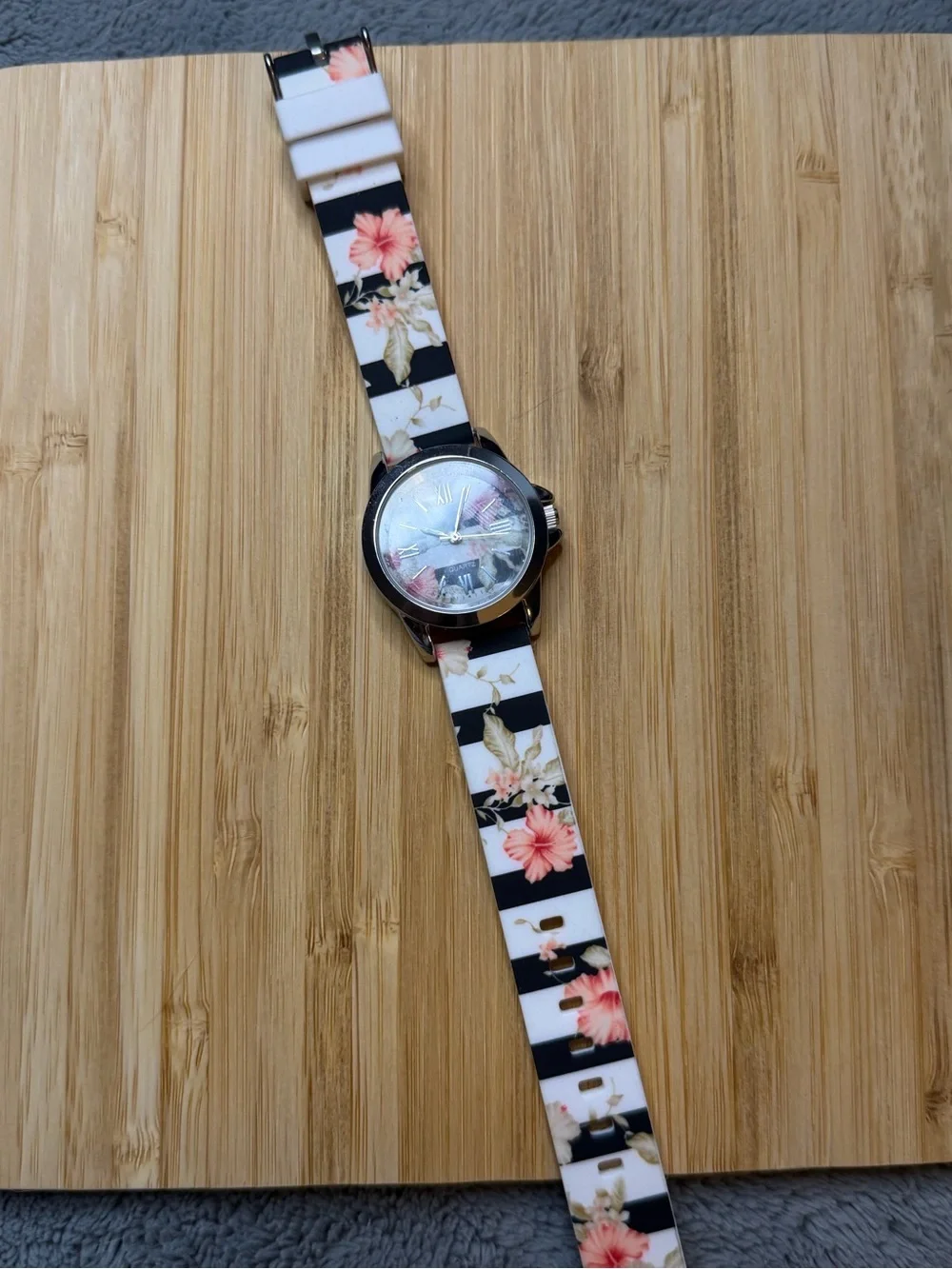 Avon Pretty Floral Wristwatch
